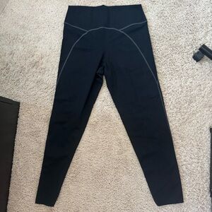 Aerie Offline 7/8 Length Leggings, size XL, white stitching